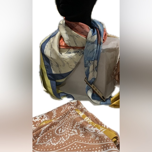 "We the People" Wild Rag. •  Made in United States
Dimensions: 36 x 36 in - Picture 3 of 6